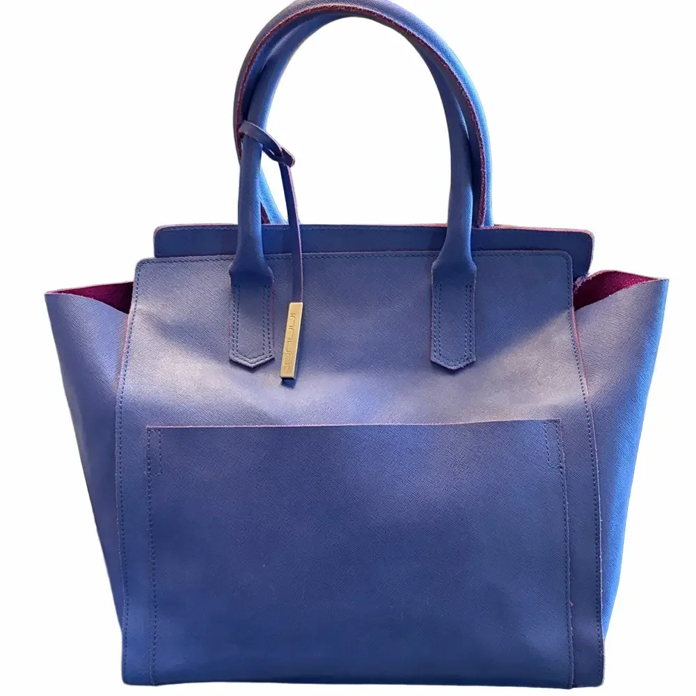 Innue Genuine Italian leather cornflower blue Stylish top zip Handbag.